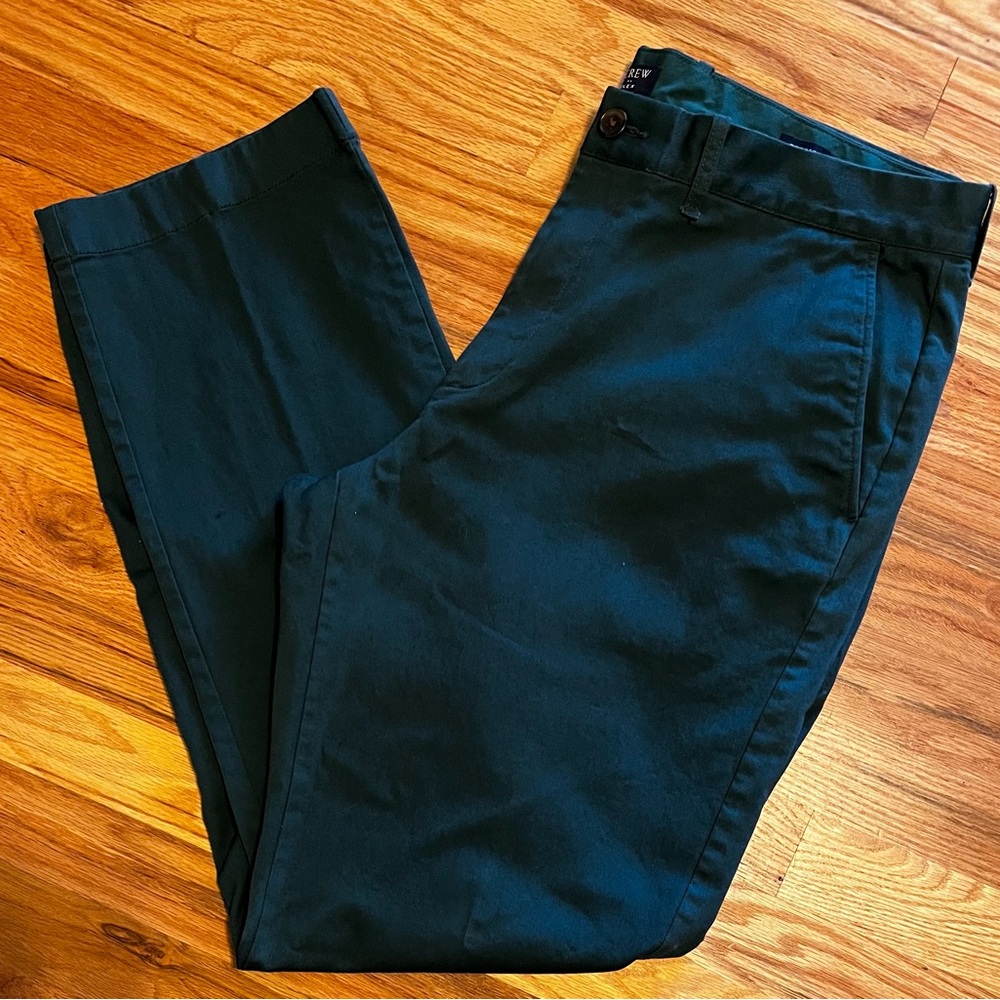 36x32” J. Crew Straight Flex forest green chinos. Never worn.